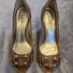 Zutti Brown Peep Toe Heels